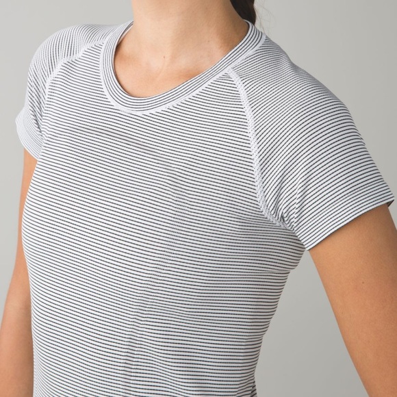 🍋 Lululemon Run: Swiftly Tech Short Sleeve Crew Size 8 - Picture 2 of 9
